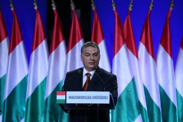 Orbán Viktor:Mindenki láthatja, mi egy kereszténydemokrata alapokon álló néppárti közösség vagyunk