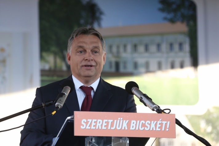 Orbán Viktor : Ha a saját kezünkbe vesszük az ügyeink intézését, akkor a sikerek nem maradnak el