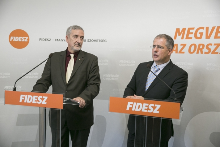 A Fidesz frakcióvezetője keddi sajtótájékoztatóján