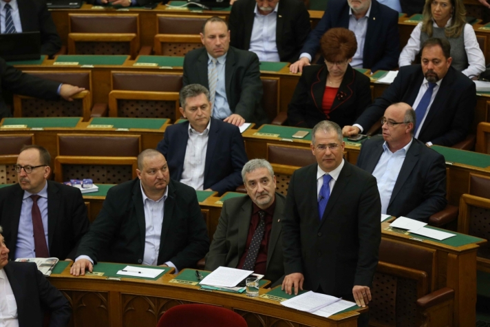 A Fidesz frakcióvezetője hétfőn a parlamentben