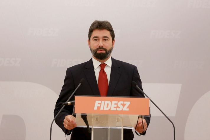 A Fidesz kommunikációs igazgatója csütörtöki sajtótájékoztatóján