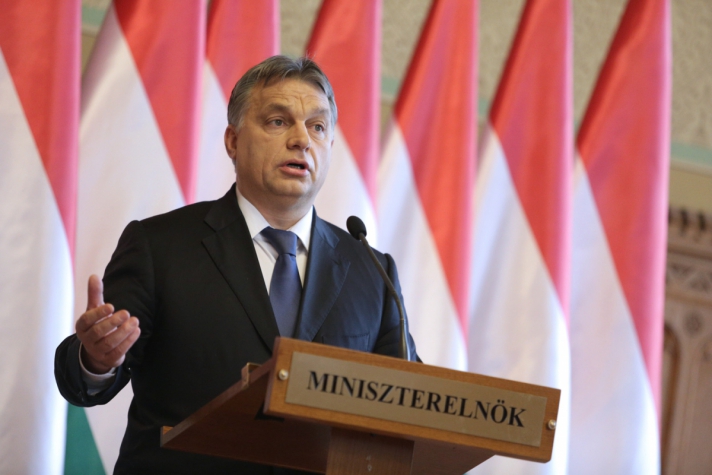 Orbán Viktor kérdésre válaszolva kifejtette: a kormány nem arra való, hogy bankokat működtessen
