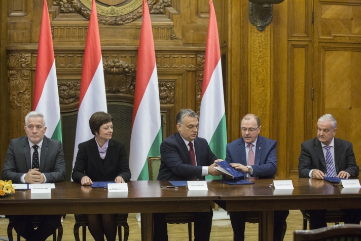 Orbán Viktor a magyar emberek büszkék lehetnek a bérmegállapodásra