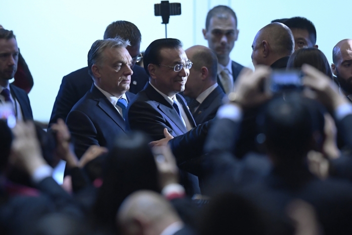 Orbán Viktor miniszterelnök hétfőn Budapesten, Kína, valamint 16 kelet-közép-európai ország...