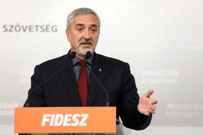 A Fidesz-frakció szóvivője elmondta, szeptember 1-jén kezdődik a tanév, így a legtöbb családban már...